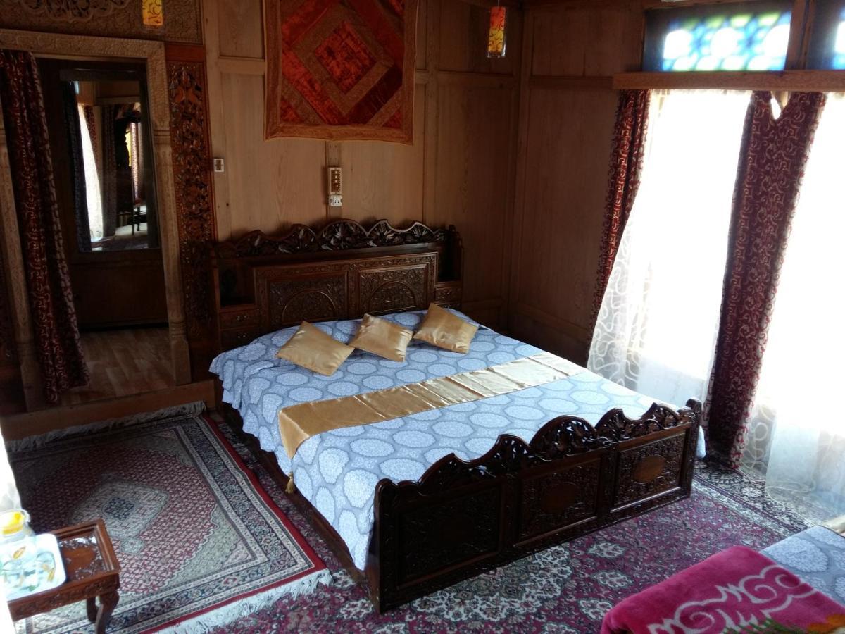 מלון Srīnagar Houseboat Moon Of Kashmir מראה חיצוני תמונה