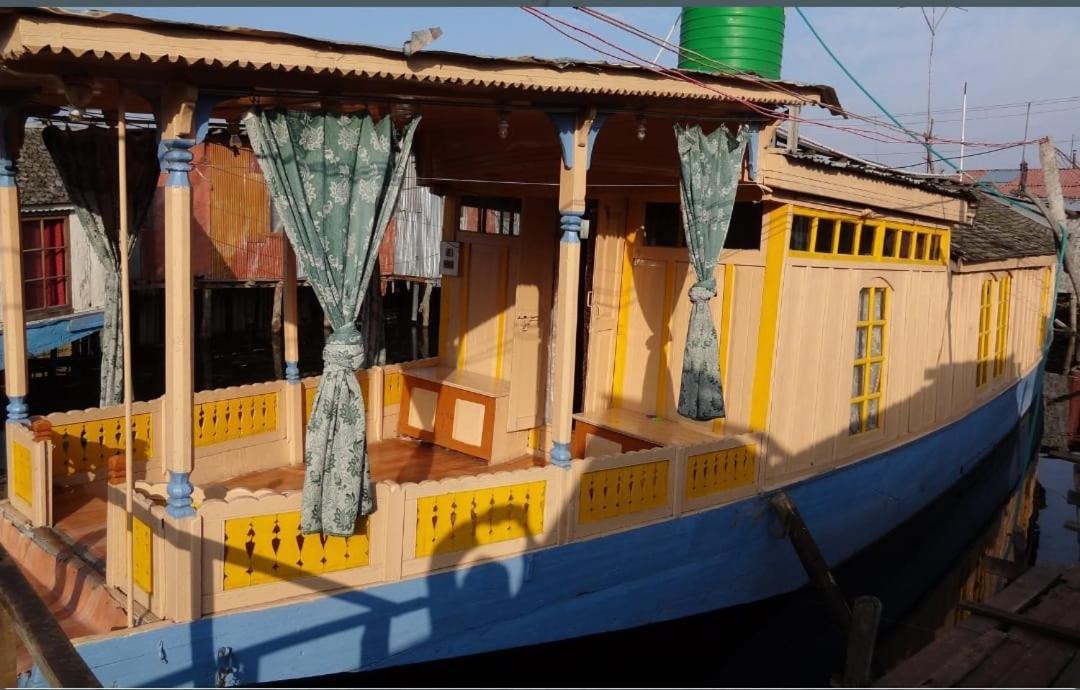 מלון Srīnagar Houseboat Moon Of Kashmir מראה חיצוני תמונה