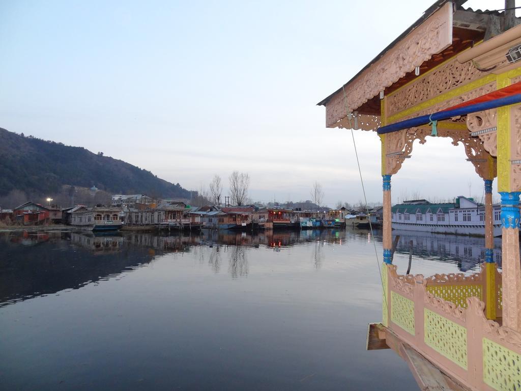 מלון Srīnagar Houseboat Moon Of Kashmir מראה חיצוני תמונה