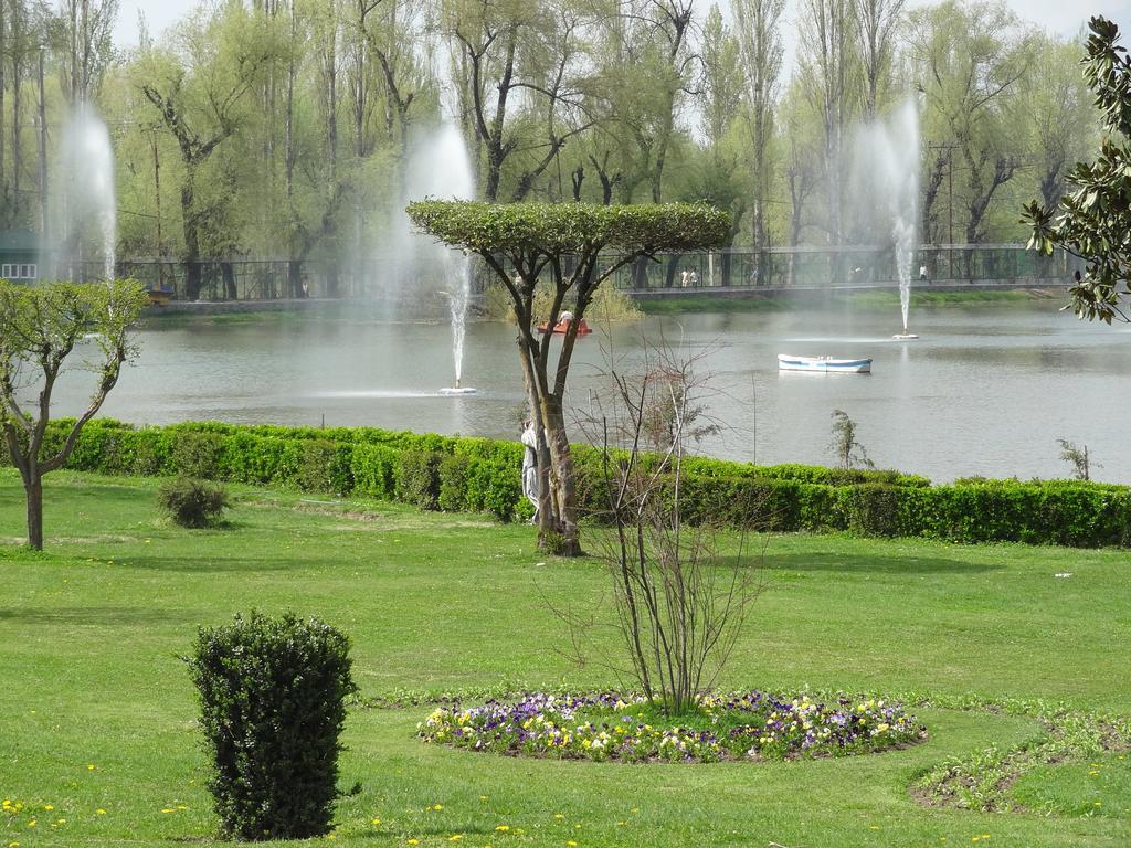 מלון Srīnagar Houseboat Moon Of Kashmir מראה חיצוני תמונה