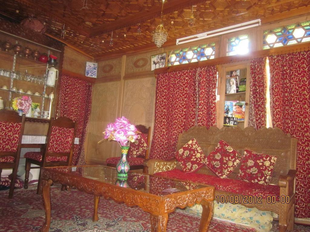 מלון Srīnagar Houseboat Moon Of Kashmir מראה חיצוני תמונה